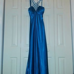 Selling a prom dress, worn once.